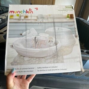 Munchkin sterilizer